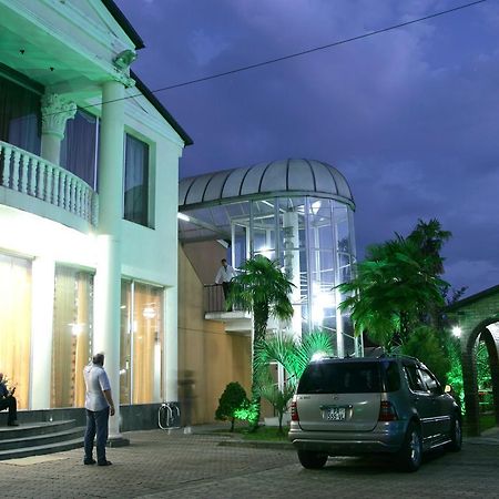 Hotel Eleon Kutaissi Exterior foto