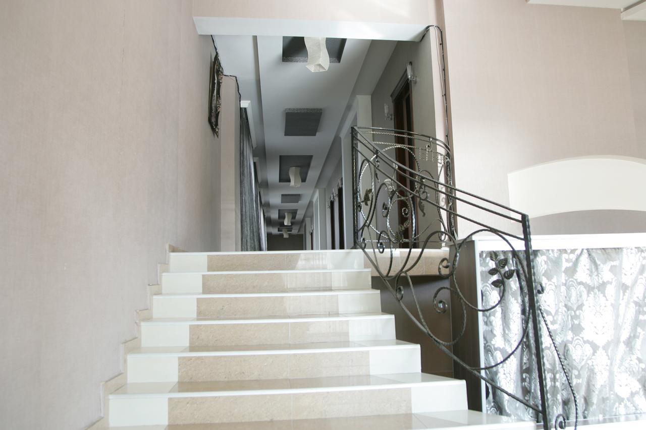 Hotel Eleon Kutaissi Exterior foto